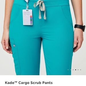 Figs Kade Cargo Scrub Pants (large petite)